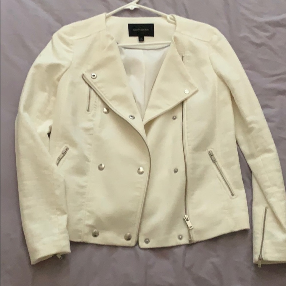 White/ cream collarless banana republic blazer